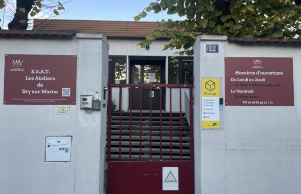 Entée avec panneau "Les Ateliers de Bry-sur-Marne"