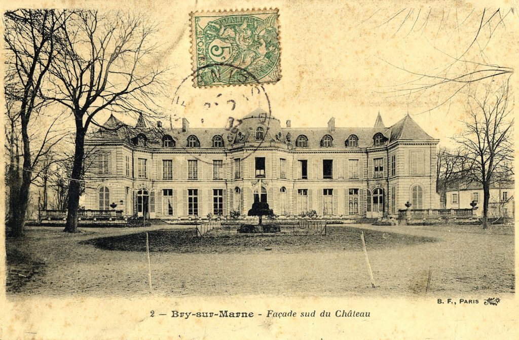 Carte postale en noir et blanc du château de Bry - Agrandir l'image, fenêtre modale
