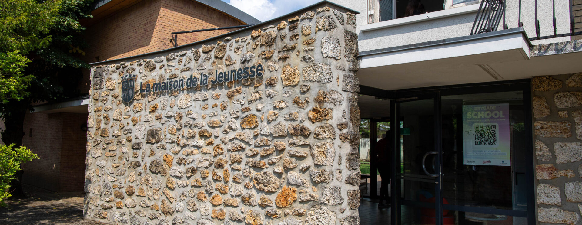 Entrée Maison de la Jeunesse