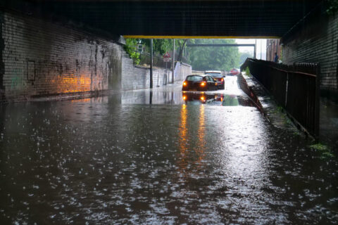 Inondations sous un pont