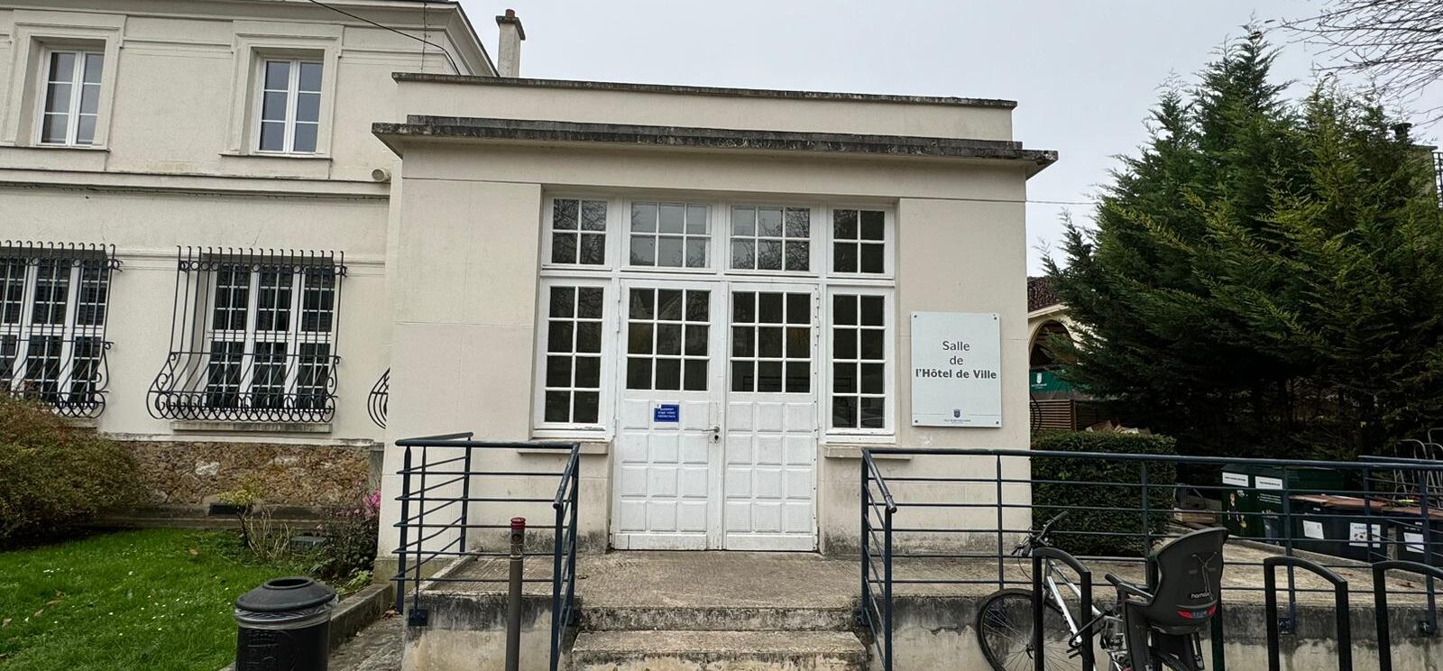 Entrée salle de l'Hôtel de Ville