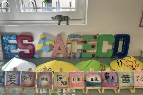 "ESPACE CO" en lettres décorées