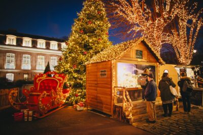Cabane du Marché de Noël - Agrandir l'image 3 sur 24, fenêtre modale