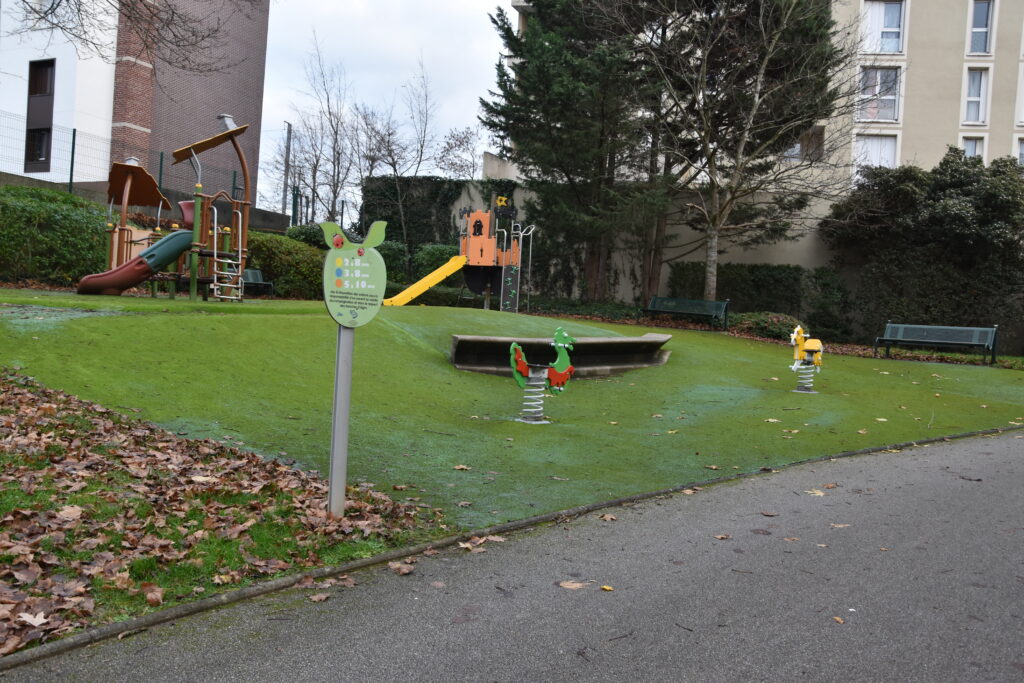 Aire de jeux d'enfants - Agrandir l'image, fenêtre modale