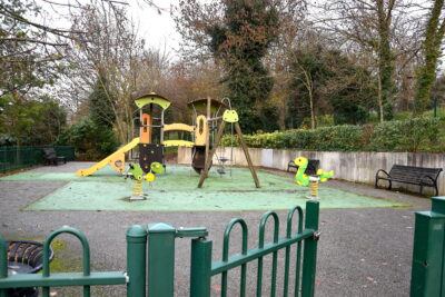 Aire de jeux d'enfants - Agrandir l'image 8 sur 8, fenêtre modale