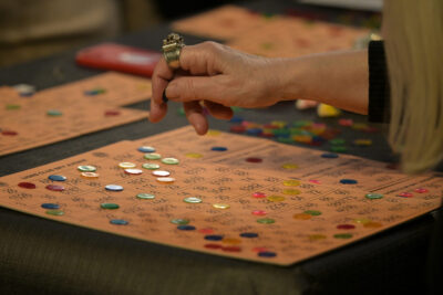 Main qui joue au loto - Agrandir l'image 11 sur 15, fenêtre modale