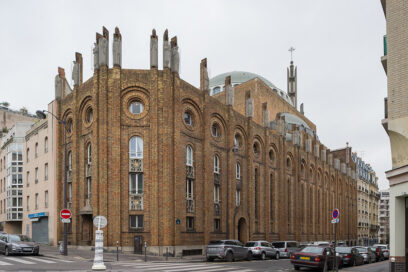 Façade de l’église Saint Esprit - Agrandir l'image, fenêtre modale